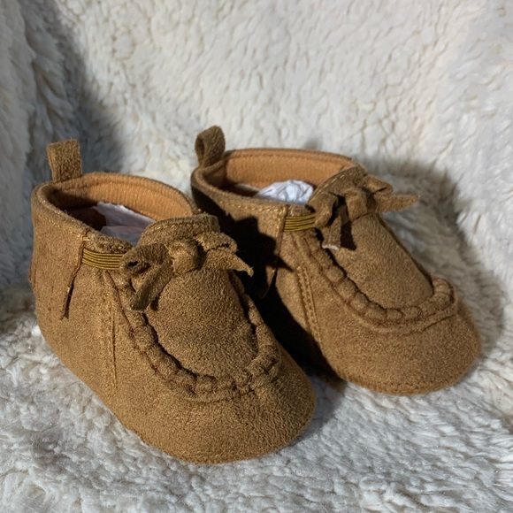 CARTER'S MOCCASIN BOOTIES INFANT SIZE 3-6 MONTHS - Picture 4 of 9